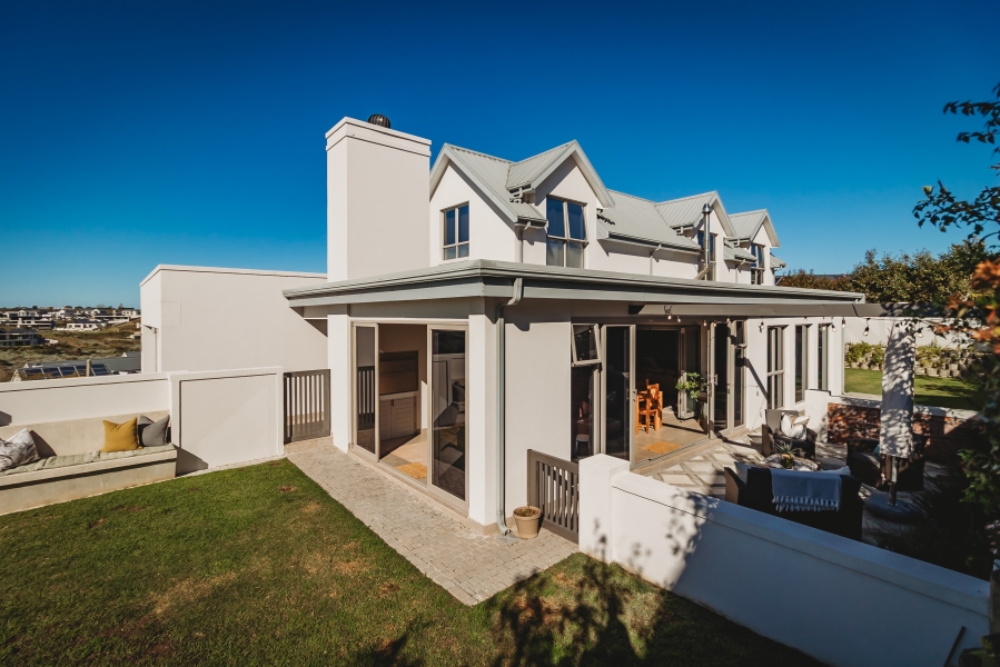 4 Bedroom Property for Sale in Kingswood Golf Estate Western Cape
